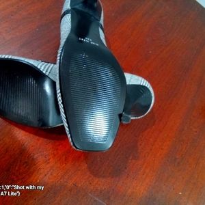 NINE WEST GLENPLAID  LINEN SQUARE TOED LOAFER SHOE